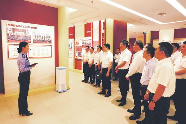 中铁置业中南公司到湖北省党风廉政教育基地开展警示教育